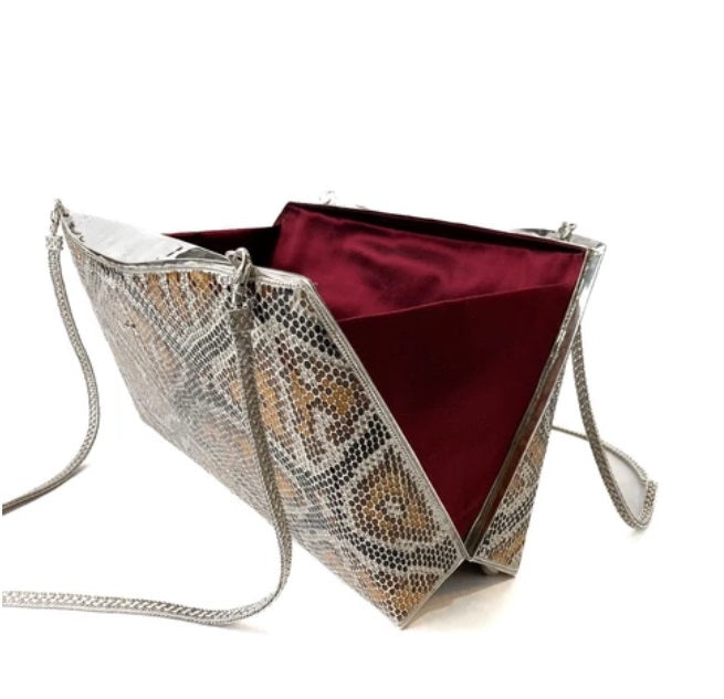 Shoulder Bag Naga pattern, 92.5% pure silver.