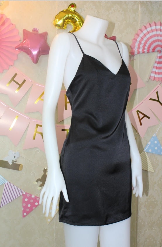 MARAYA Black Nightgown is made of high-quality satin fabric and provides comfortable use with metal adjustment straps, Mini Slip Dress.